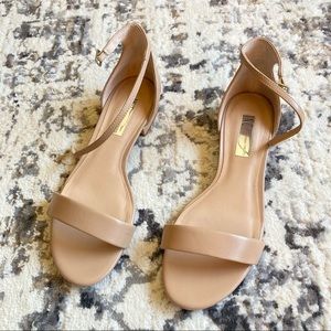 Nude flat sandals